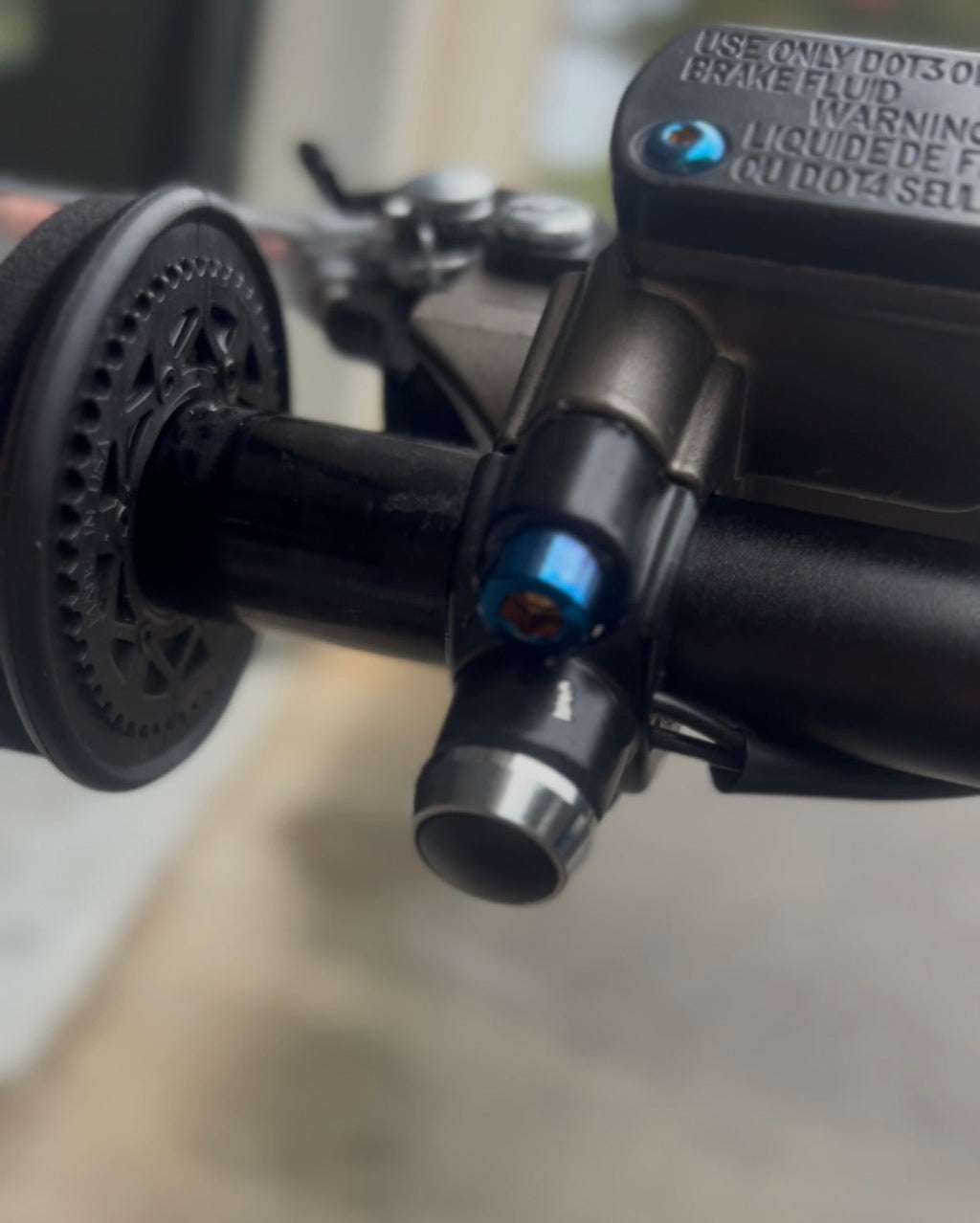 Ultra bee brake titanium bolt bar mount